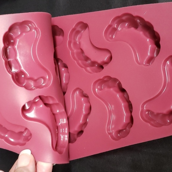 CWC Cook with Color "Vampire Teeth" Silicone Molds - Picture 4 of 4